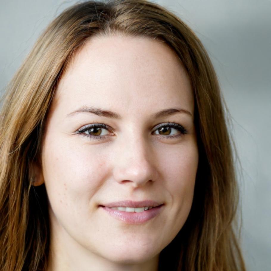 María González, Directora de Estrategia Financiera